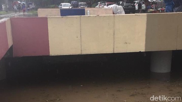 Hujan Deras, Underpass Kemayoran Kebanjiran