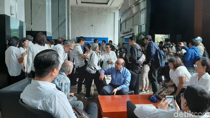 Puluhan nasabah PT Asuransi Jiwasraya geruduk kantor Sri Mulyani