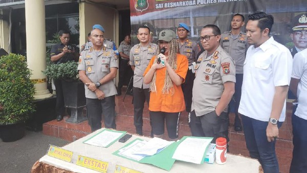 Penasaran dengan Alur Ganti Kelamin Lucinta Luna? Simak di Sini!
