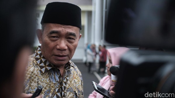 Menko PMK: Jokowi Setuju Alih Fungsi Lab Vaksin Flu Burung Jadi Produksi PCR