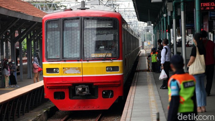 Catat! KRL-MRT-TransJ Beroperasi sampai Pukul 20.00 WIB saat Jakarta Darurat Corona