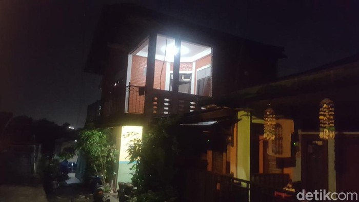 Dentuman Terdengar Dini Hari di Jaksel-Depok, Pintu Bergetar