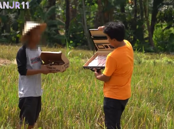 Ngaco! Youtuber Ini Tawarkan Rp 10 Juta Untuk Orang yang Mau Batalkan Puasa