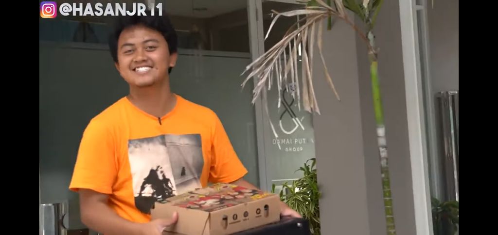 Ngaco! Youtuber Ini Tawarkan Rp 10 Juta Untuk Orang yang Mau Batalkan Puasa