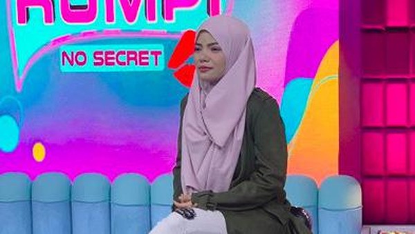 Berhijab, Dinar Candy Banyak Dapat Pujian