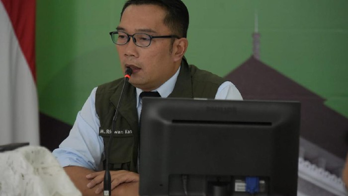 ngaku-keluarganya-korban-pki-ridwan-kamil-luka-ini-begitu-dalam