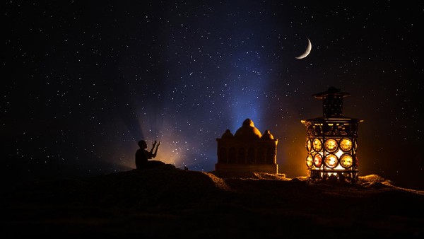 Ciri-ciri dan Kisah Orang yang Mendapatkan Malam Lailatul Qadar