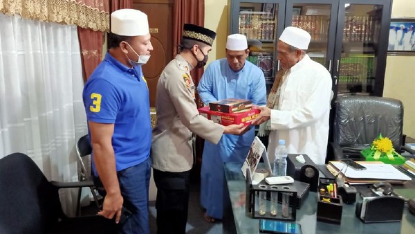 Langgar PSBB di Surabaya, Habib Umar Assegaf Hanya Disanksi Teguran Lisan