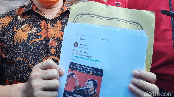 Bawa Bukti Unggahan ke Polda, PDIP Yogya Polisikan 7 Akun Penista Mega