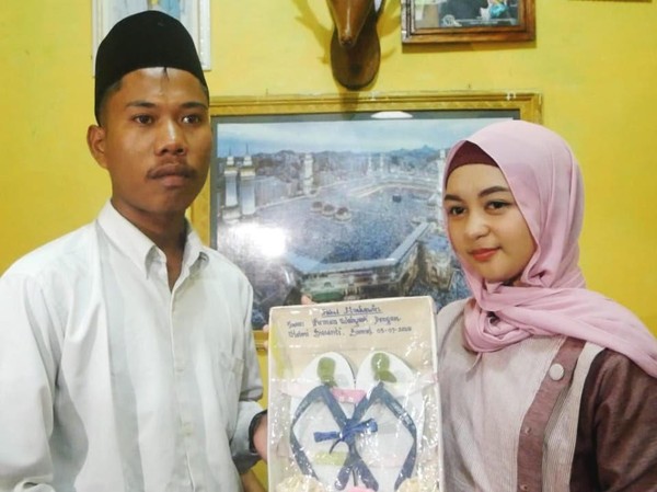 Istri Kegep Selingkuh dengan 5 Pria Usai Viral Diberi Mahar Sandal Jepit