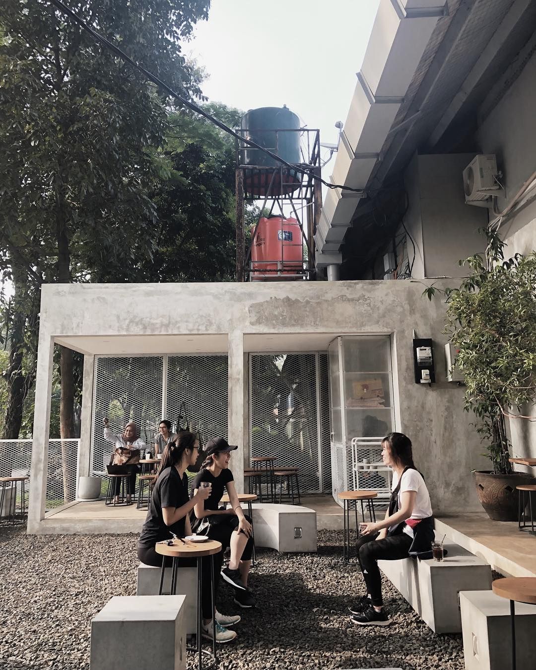 5 Tempat Ngopi Outdoor di Bandung yang Cocok Buat Nongkrong