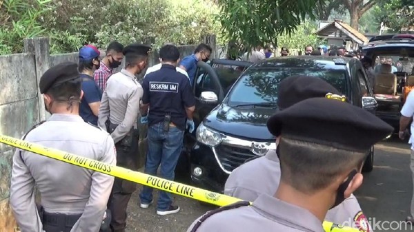 Penampakan Mobil Diberondong Peluru yang Tewaskan Pria di Purwakarta