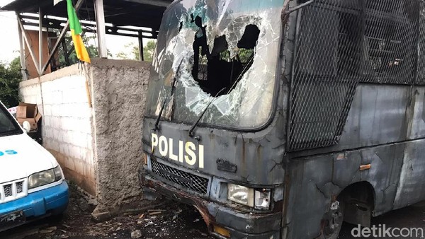 KSAD: Tersangka Perusak Polsek Ciracas Harus Bayar Ganti Rugi!