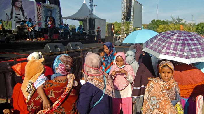 &#91;Coc Reg. Tegal&#93; Wakil Ketua DPRD Kota Tegal Gelar Dangdutan di Tengah Pandemi