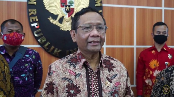 Mahfud Minta Usut Penyebar Video Hoax Jaksa Terima Suap Sidang HRS