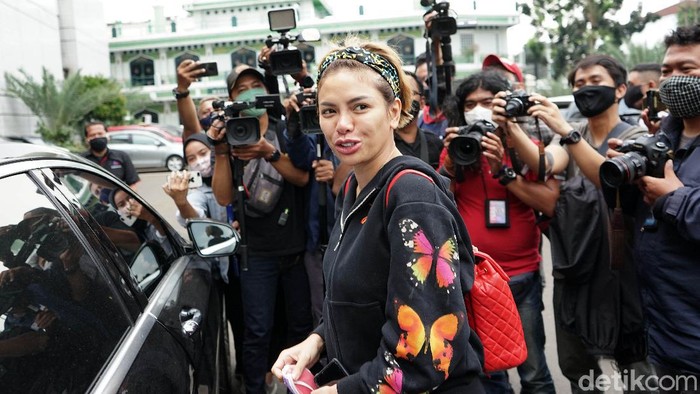Nikita Mirzani: Teman Gue Namanya Habib Jualan Obat