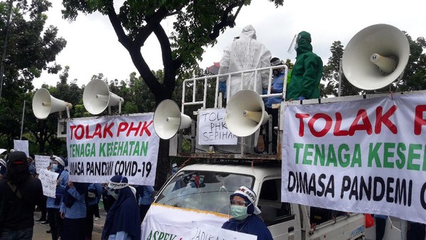 Pekerja Ambulans DKI: Pak Anies, Massa Demo Omnibus Law Ditemui, Kami Tidak?