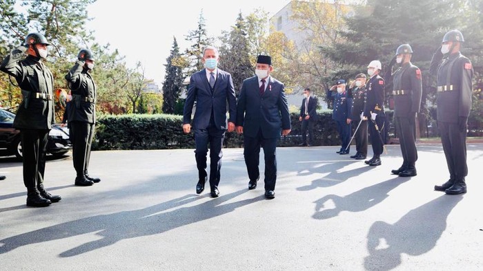 Bangga, Kunker Prabowo ke Turki Disambut Upacara Militer