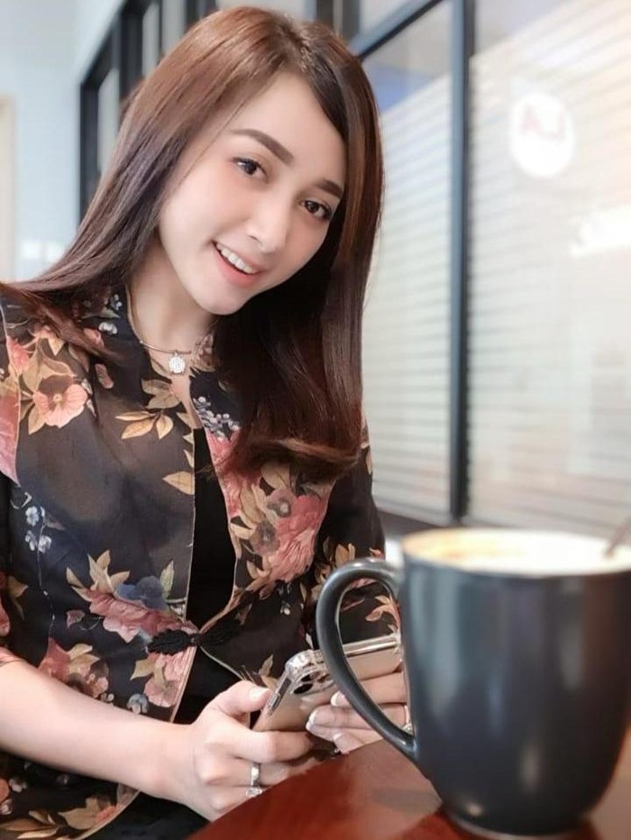 Kabar Terbaru Kades Cantik Angely Emitasari, Kini Doi Main Film Lho