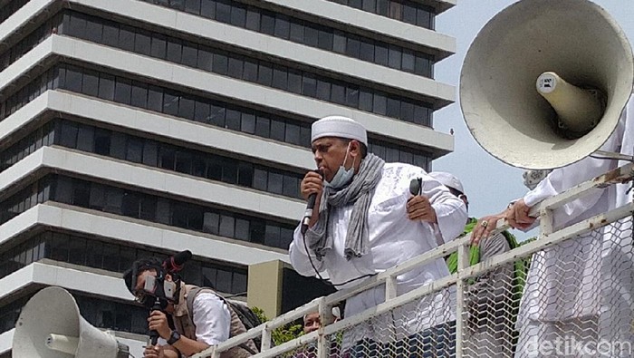 Haikal Hassan Kecam Presiden Macron di Demo Kedubes Prancis