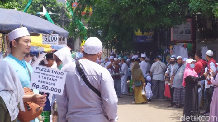 Habib Rizieq Hadiri Acara Maulid di Pondok Ranggon Jaktim, Jemaah Berkerumun