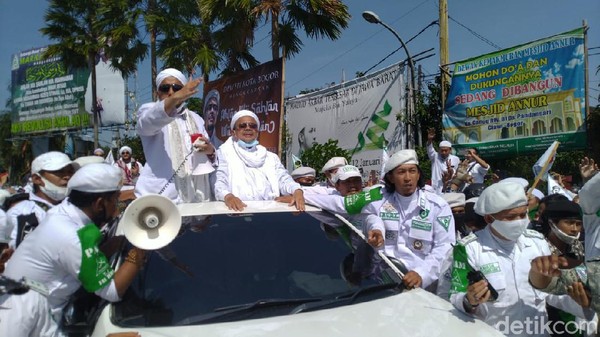 PDIP: Anies Jangan Pura-pura Tak Tahu Ada Kerumunan Simpatisan Habib Rizieq