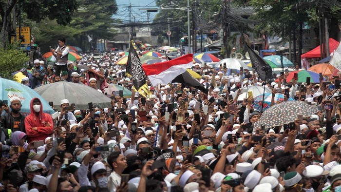 Soroti Kerumunan Massa Habib Rizieq, Epidemiolog: Pemprov DKI Tak Konsisten