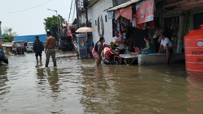 14-rt-di-jakarta-utara-tergenang-banjir-rob-siang-ini