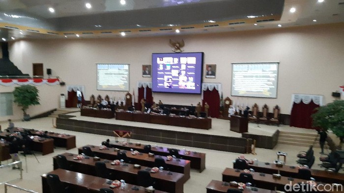 coc-banten-kulon-pemprov-dprd-banten-suntik-modal-rp-75-miliar-ke-bumd-agrobisnis