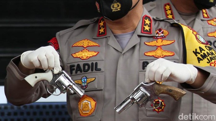 Ini Dia Senjata Api Pendukung HRS yang Serang Polisi