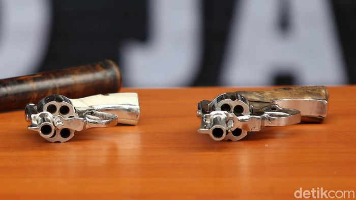 Ini Dia Senjata Api Pendukung HRS yang Serang Polisi