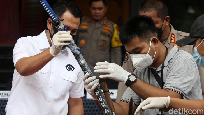 Ini Dia Senjata Api Pendukung HRS yang Serang Polisi