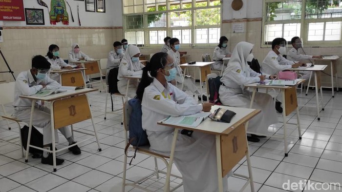 sekolah-tatap-muka-2021-jakarta-dan-depok-batal