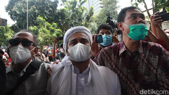 habib-rizieq-jadi-tersangka-kasus-kerumunan-megamendung