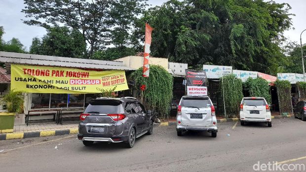 Rest Area Km 50 Tol Japek Ditutup, Spanduk Penolakan Terpasang