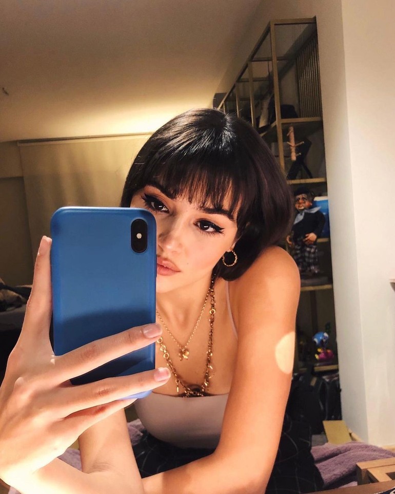 10 Foto Hande Ercel, Wanita Tercantik di Dunia Pemilik Wajah Sempurna