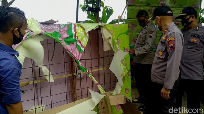 Awas Beli Spring Bed Yang Dijual Keliling, Ternyata Begini Bagian Dalamnya!
