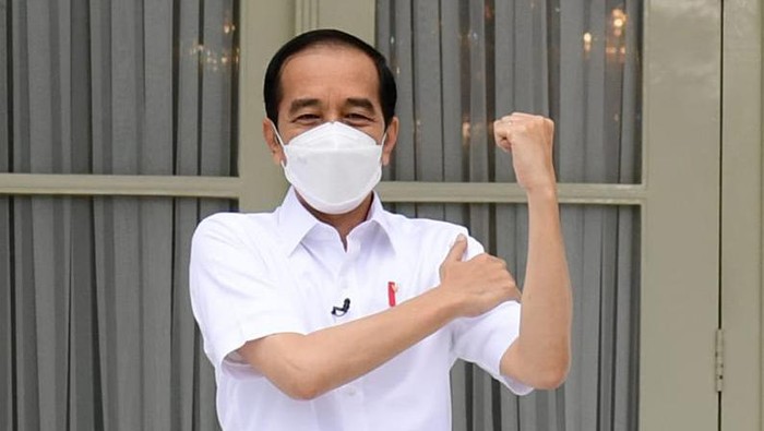 Vaksinasi Jadi Andalan Jokowi Pulihkan Ekonomi