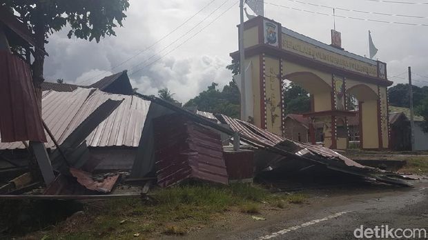 Fakta Terkini Dampak Gempa Majene: 35 Orang Tewas-15 Ribu Ngungsi