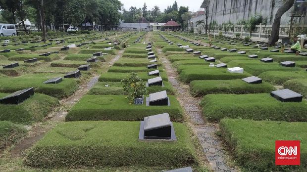 Tiga Nama Satu Nisan, Alarm Krisis Lahan Makam di Jakarta