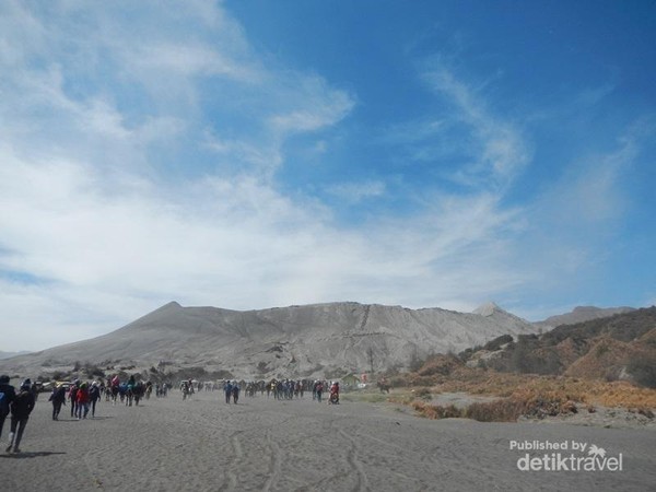 Perjalanan #BikinBanggaIndonesia, Begini Serunya Touring Motor di Lautan Pasir Bromo