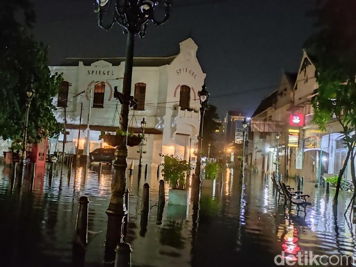 Kondisi Terkini Semarang, Kota Lama dan Stasiun Tawang Masih Banjir