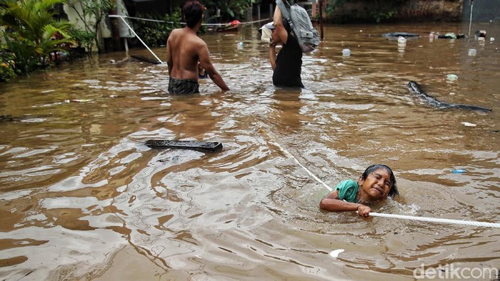 Cipinang Melayu Dibanggakan Anies tapi Kini Banjir Menerjang