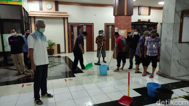 Kaget Kantor Gubernur Jateng Banjir, Ganjar Minta Audit Sumber Air