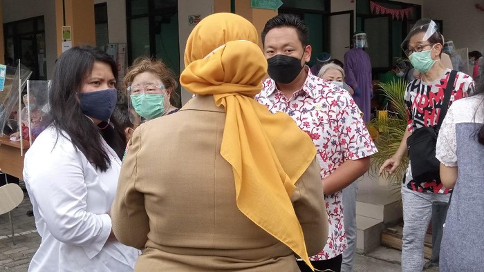 Komisi IX DPR Pantau Vaksinasi COVID-19 Lansia di RSUD Taman Sari Jakbar
