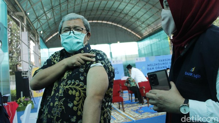 Eks Gubernur Jawa Barat Ahmad Heryawan Positif Corona