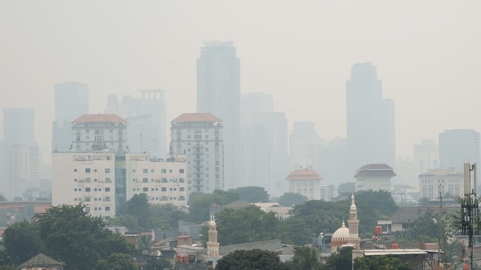 Berkabut, Kualitas Udara Jakarta Terburuk Ke-3 di Dunia Versi IQAir