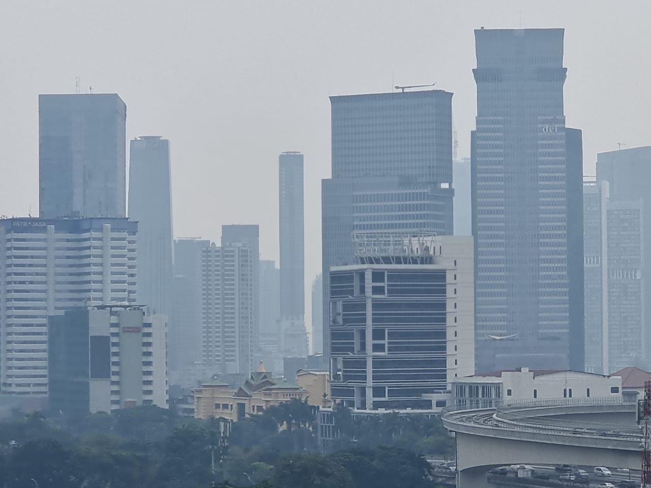 Berkabut, Kualitas Udara Jakarta Terburuk Ke-3 di Dunia Versi IQAir