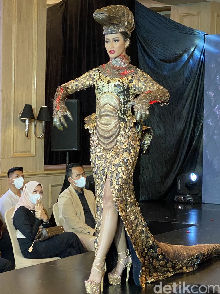 Siap Tampil di Miss Universe 2020, Ayu Maulida Bakal Kenakan Kostum Komodo