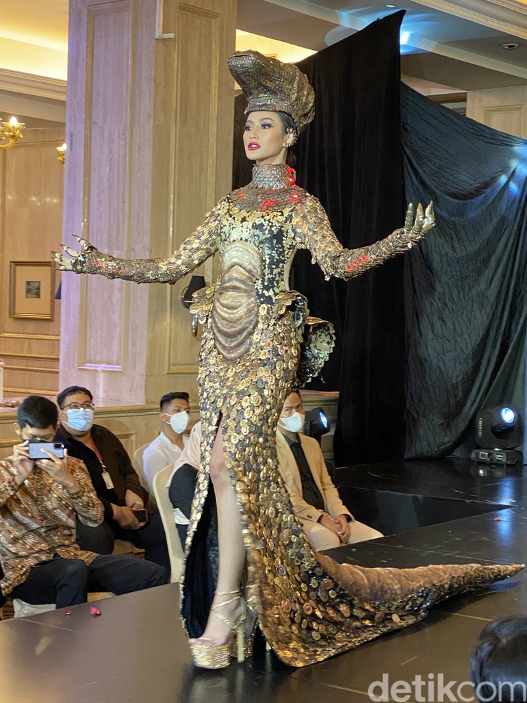 Siap Tampil di Miss Universe 2020, Ayu Maulida Bakal Kenakan Kostum Komodo